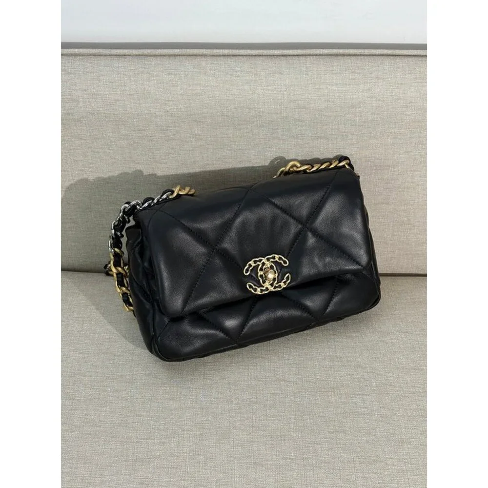 CHANEL Black Lambskin 19 Flap Bag Small Mixed HW - Picture 4 of 16